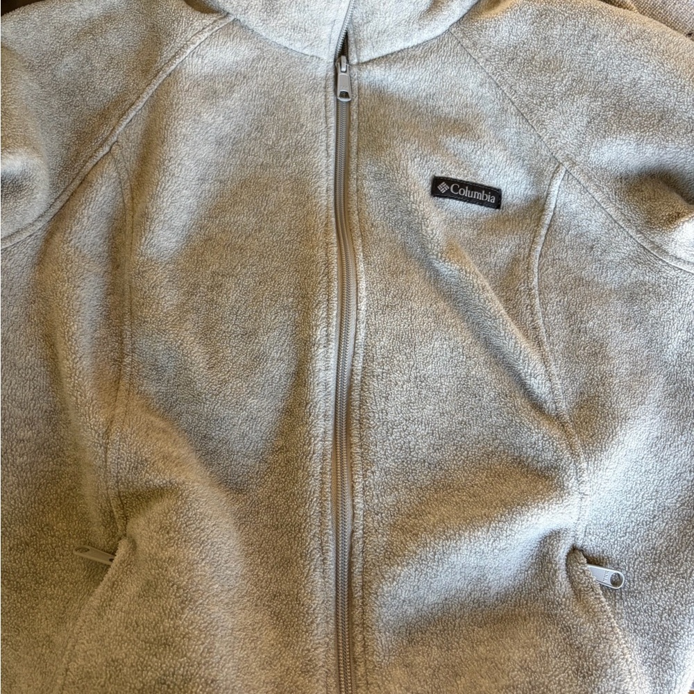 Columbia Light Gray Zip-Up Jacket
